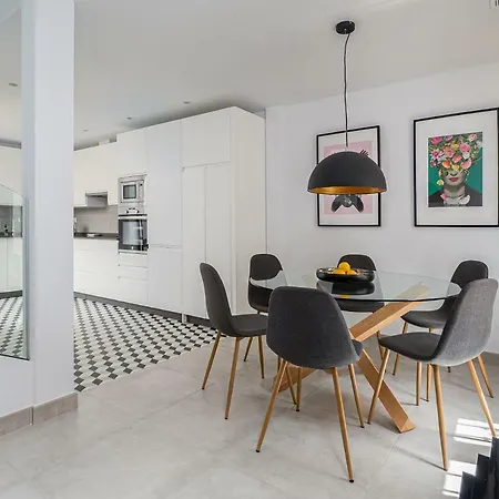 Old Town : Luxury Townhouse Марбелья