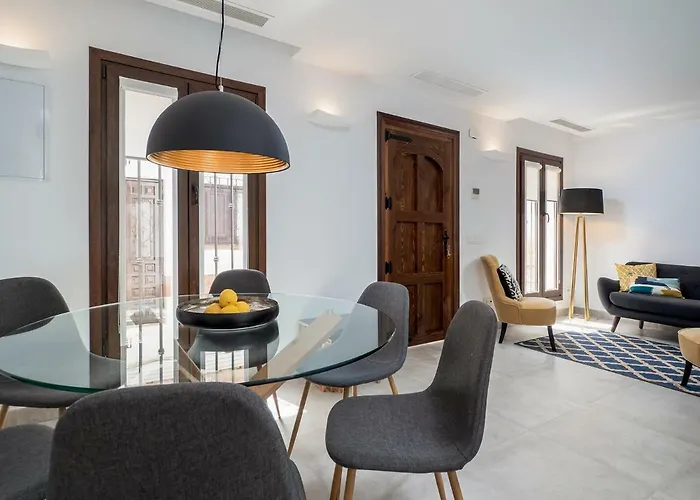 Old Town : Luxury Townhouse Holiday home