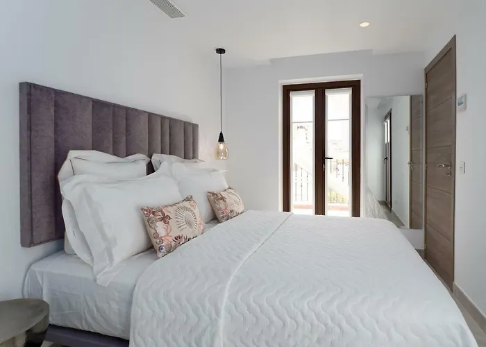 Old Town : Luxury Townhouse Holiday home *